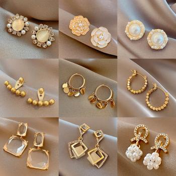 Großhandel B2B Silber pin Perle luftige Vintage Ohrringe A154 Gold